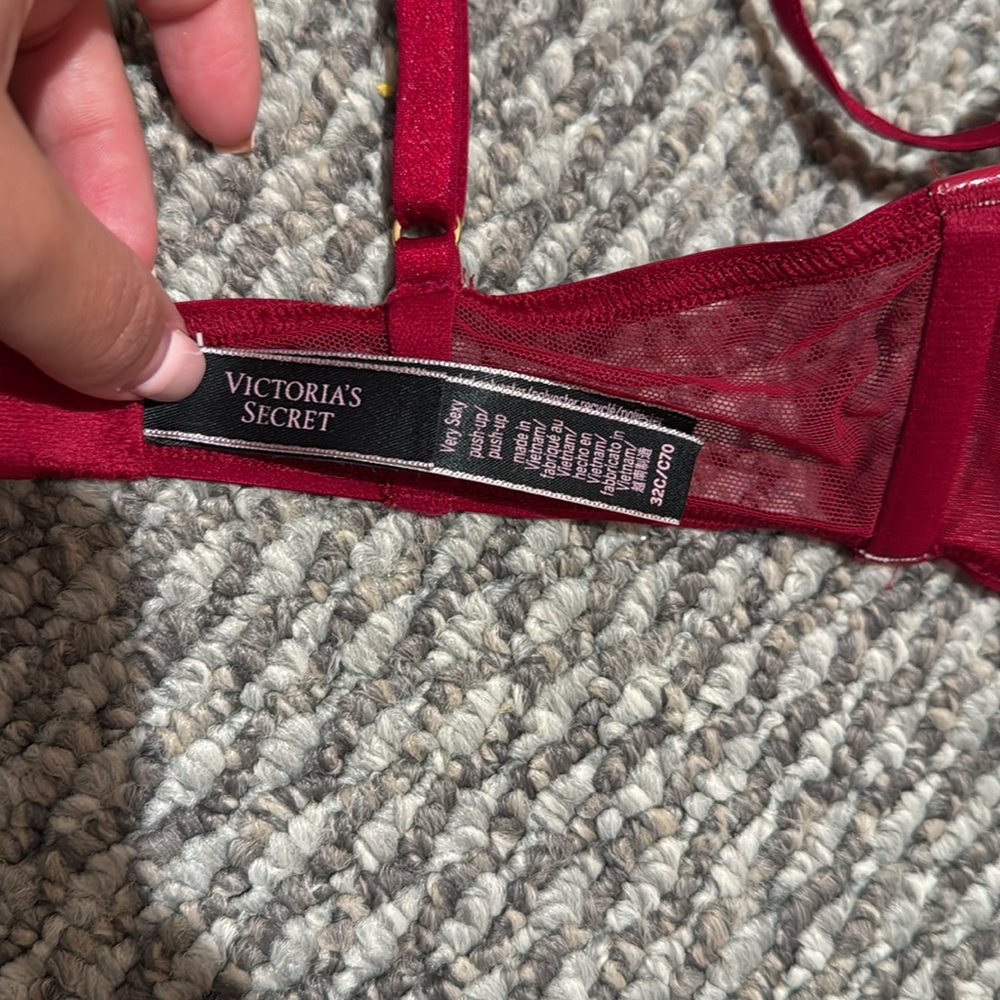 Victoria’s Secret push up bra Midnight Affair Embroidery Push-Up Red - Picture 7 of 7